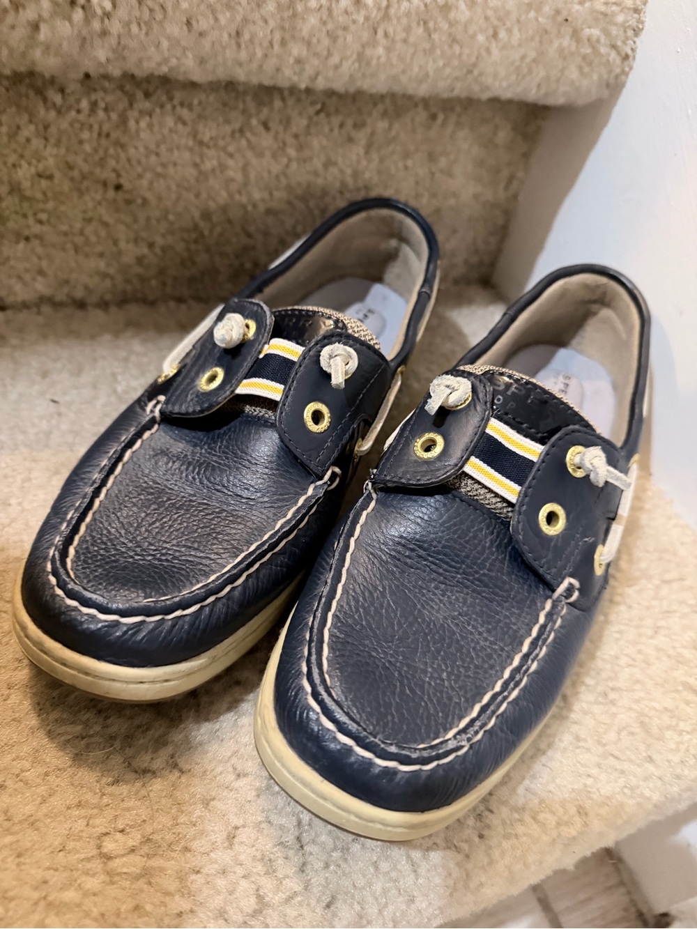 Navy Leather Boat Shoes with Yellow Accent Sperry size 6.5